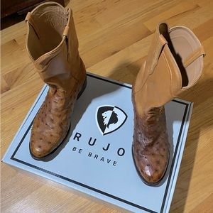 Full Quill Roper Boots - 13EE - Rujo “Deacon”
